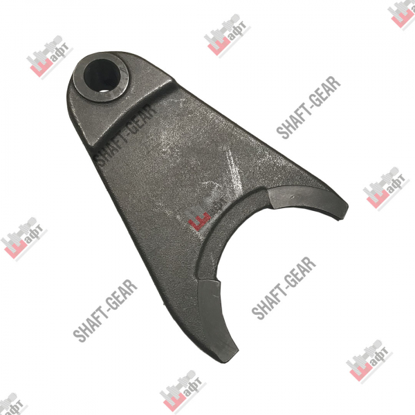 7DS180-1702055 - Вилка переключения передач на КПП