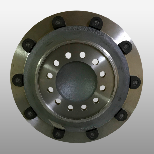 AZ400741710888 - Фланец передней ступицы с колесными шпильками на Sitrak C7H