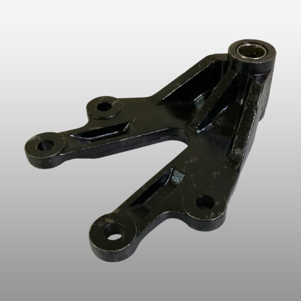 2902450-2000/E - Кронштейн передней рессоры задний на Faw J7